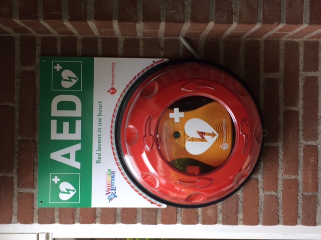  6 AED's zijn 24/7 bereikbaar in Buitenpost