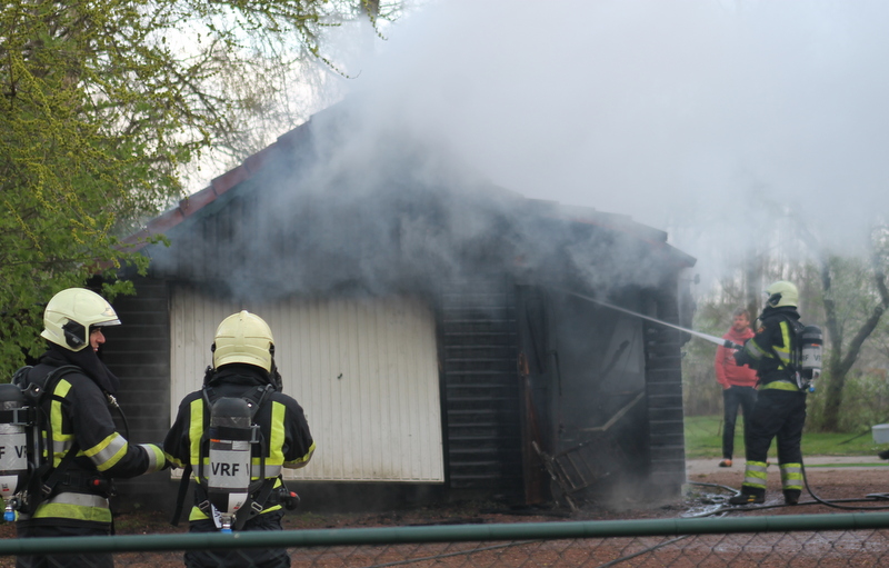 Garagebox flink beschadigd door felle brand