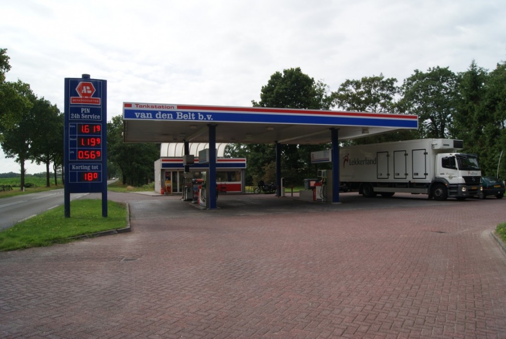  Inbraak in tankstation aan Trynwaldsterdyk in Gytsjerk