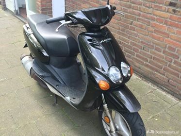  Yamaha scooter gestolen uit binnenstad