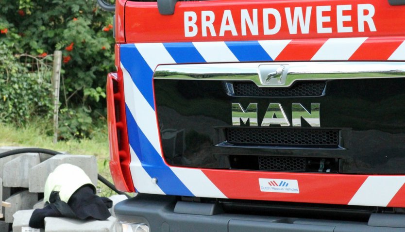  Brand op boerenerf Zwagerbosch: rook in wijde omgeving waarneembaar 