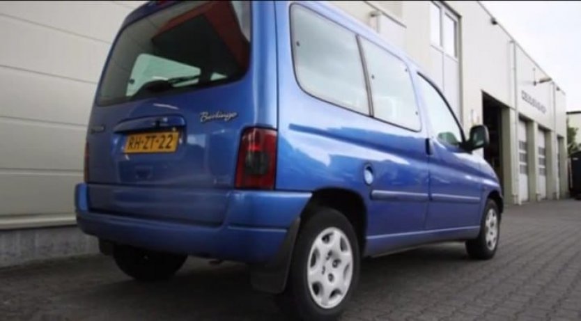  Blauwe Citroën Berlingo gestolen uit Hantumhuizen