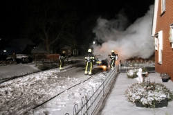 112-dokkum Auto compleet uitgebrand in de sneeuw