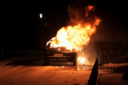 112-dokkum Auto compleet uitgebrand in de sneeuw