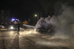 112-dokkum Auto in brand gestoken op parkeerplaats in Kollum