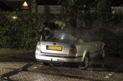 112-dokkum Auto in brand gestoken op parkeerplaats in Kollum