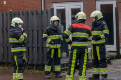 112-dokkum Brandweer ingezet voor los zittend dakleer op dakkapel