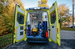 112-dokkum FOTOREPORTAGE: Nieuwe ambulance voor Dokkum (en er volgen meer)