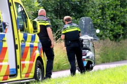 112-dokkum Vrouw gewond na val met scooter