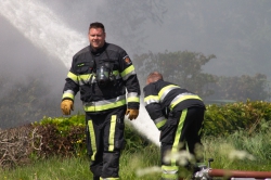 112-dokkum Houtbedrijf in Noardburgum verwoest door grote uitslaande brand